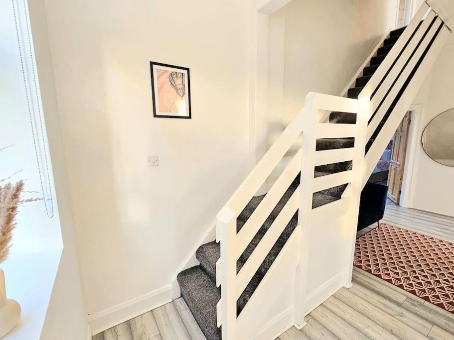 Spacious Haven With Free Parking غلاسغو المظهر الخارجي الصورة