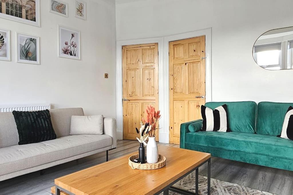 Spacious Haven With Free Parking غلاسغو المظهر الخارجي الصورة